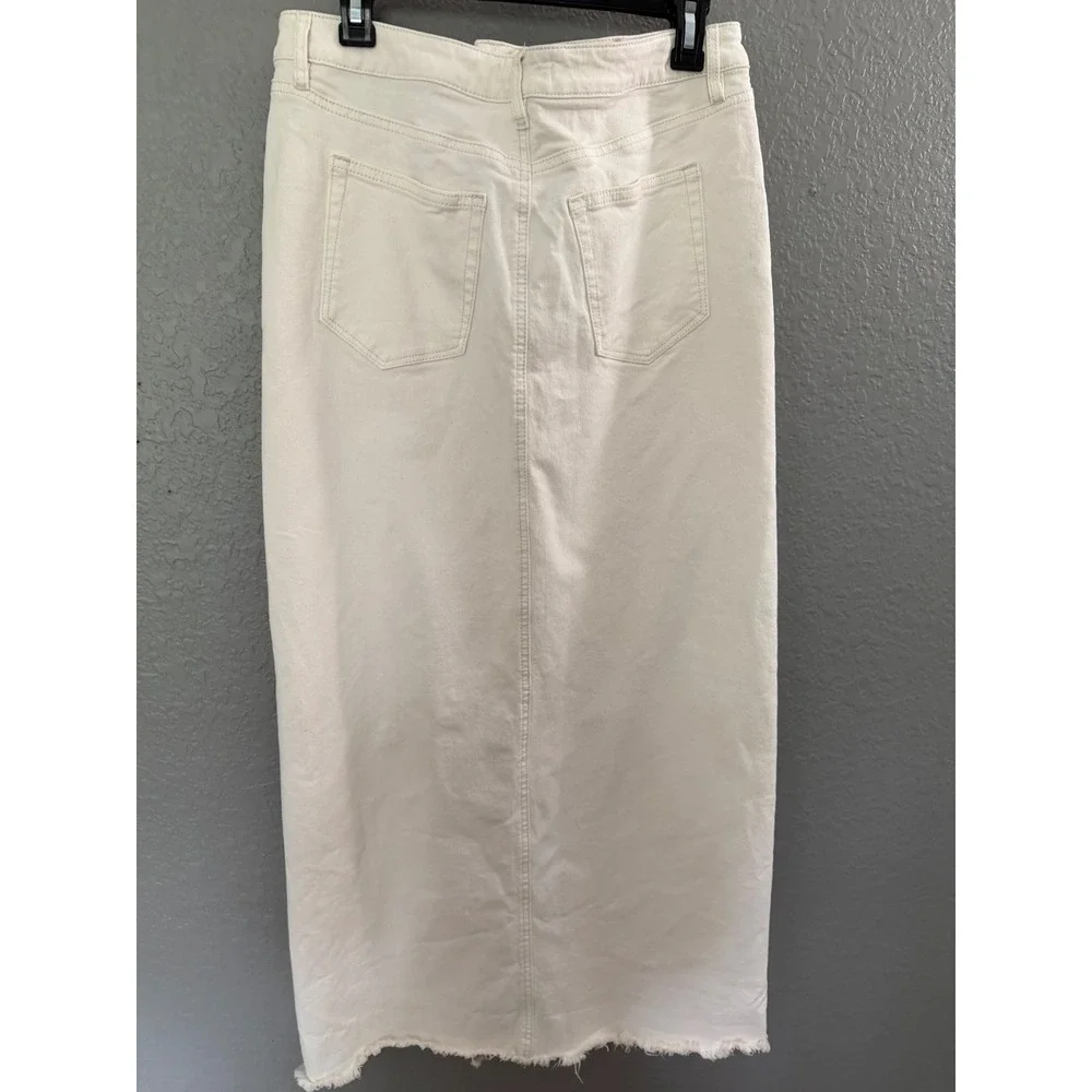 Loft Denim Maxi Skirt White SZ 8 High Waisted Front Slit Raw Hem Zip Up Modern - Picture 6 of 10